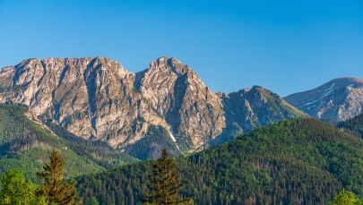 W Tatrach spadł śnieg. Ocieplenie dopiero w weekend