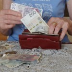 W te dni dotrze renta wdowia. Jest harmonogram wypłat na czerwiec 2026