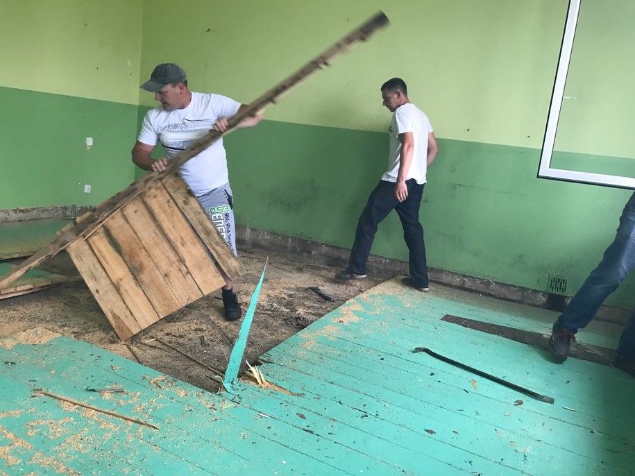 W tej sali szkoły podstawowej w Bukowinie powstanie nowoczesna pracownia językowa /Michał Dobrołowicz /RMF FM