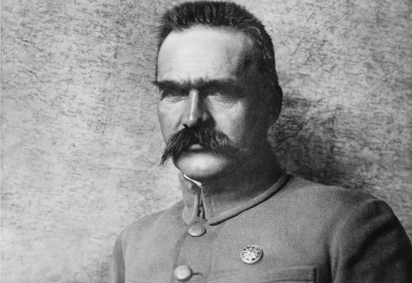 W tej sprawie nie brakuje nawet wątku polskiego, z Józefem Piłsudskim w roli głównej /materiały prasowe