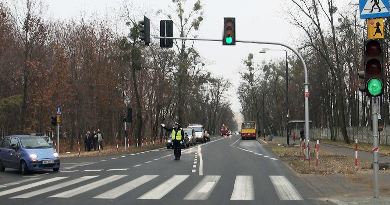 W tej sytuacji musimy się zatrzymać, pomimo zielonego światła /Informacja prasowa