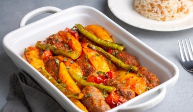 ​W tej zapiekance znajdziesz wszystko, co potrzebne na obiad. Idealna na jesień