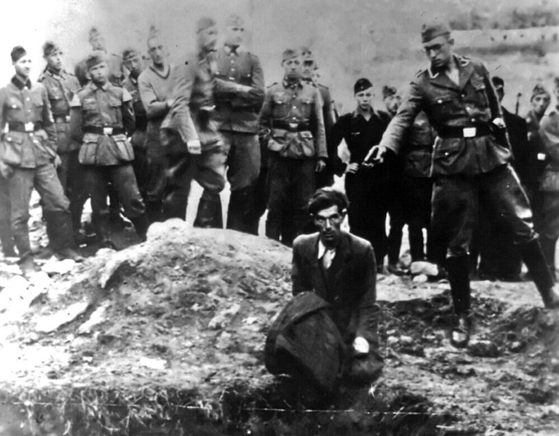 W ten sposób mordowały niemieckie grupy operacyjne policji bezpieczeństwa tzw. Einsatzgruppen /World History Archive /East News