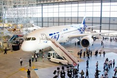 W Tokio wylądował pierwszy Dreamliner