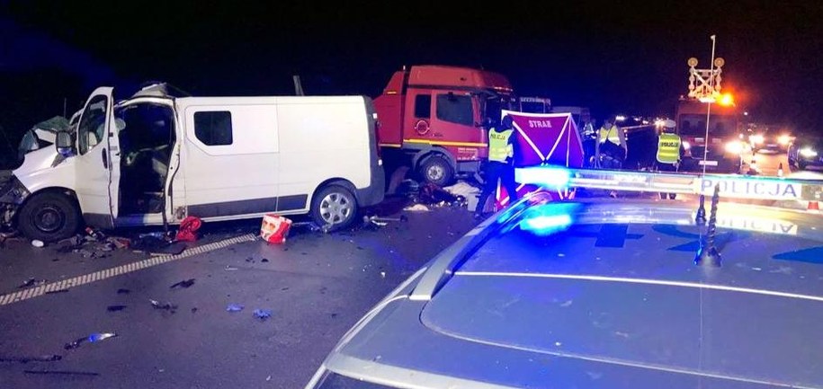 W tragicznym wypadku jedna osoba zginęła, a cztery inne trafiły do szpitala /Łódzka policja /Policja