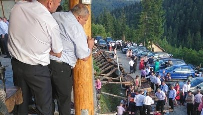 W trakcie wesela zerwała się balustrada. 18 osób rannych