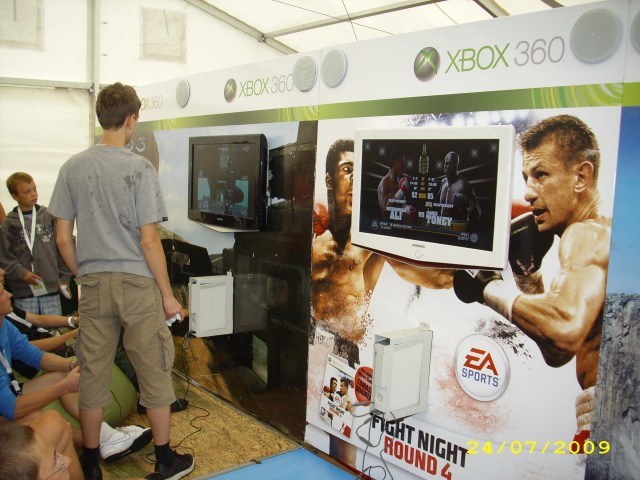 W trakcie Xbox Fun Day fani mogli wypróbować najnowsze produkcje Electronic Arts /gram.pl