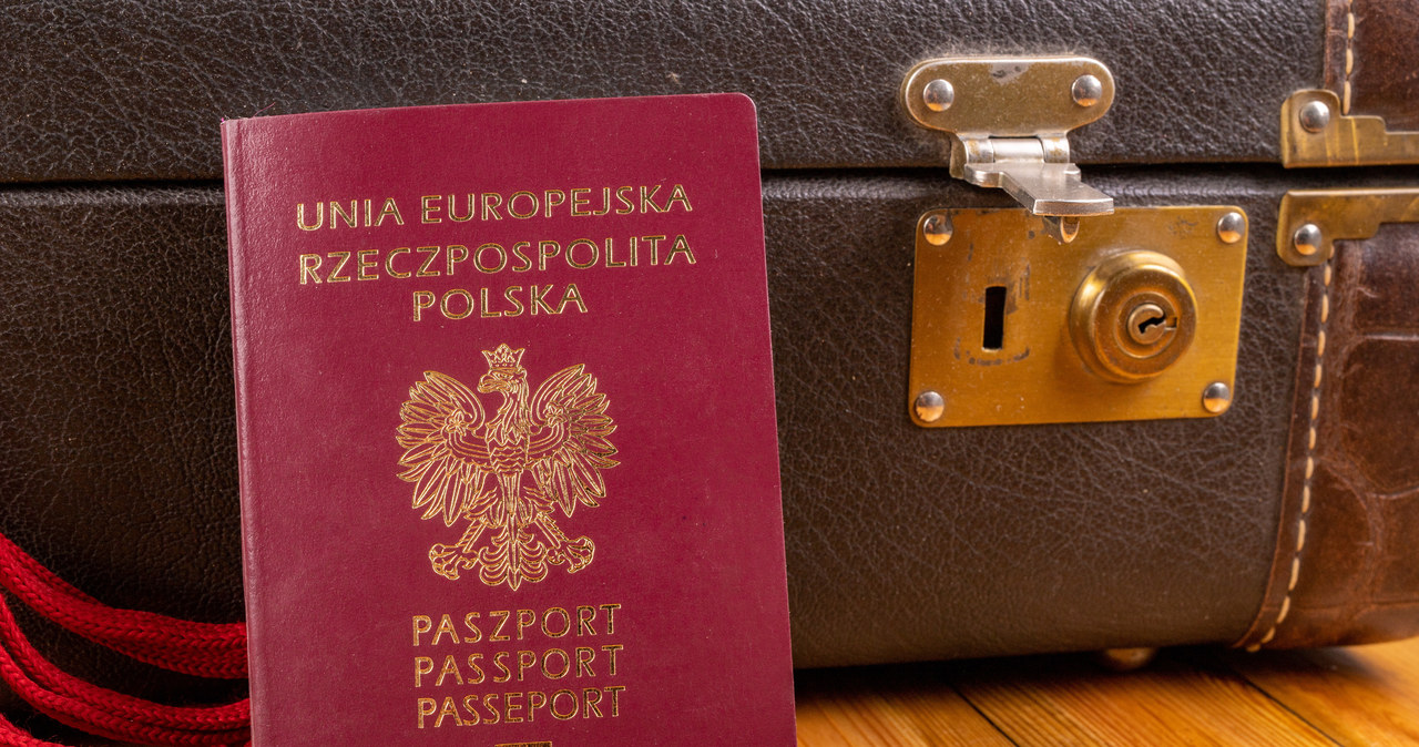 W Tunezji, Egipcie czy na Malediwach będziesz potrzebować paszportu. /123RF/PICSEL