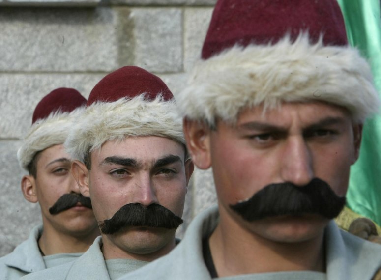 W Turcji wąsy to symbol męskości, który odróżnia młodzieńca od dojrzałego mężczyzny /AFP