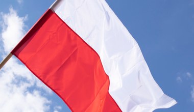 W tych sklepach kupisz flagę Polski przed Dniem Niepodległości. Sprawdziłam ceny!