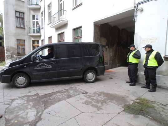 W tym domu mieszkała Nadia z rodzicami. /Grzegorz Michałowski /PAP