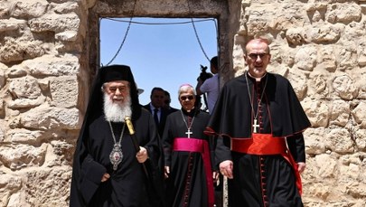 W tym miejscu podpalono kościół. Wizyta patriarchów