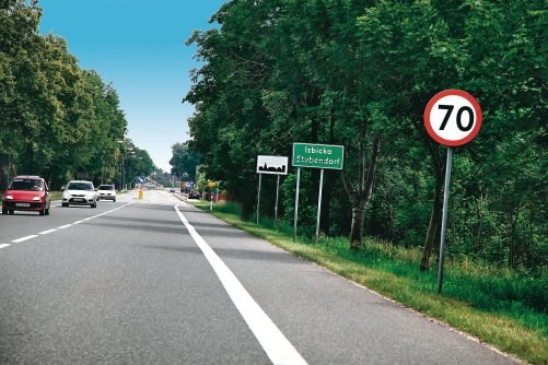 W tym przypadku 70 km/h obowiązuje tylko do miejsca ustawienia znaku "obszar zabudowany" (biała tablica widoczna w tle). /Motor