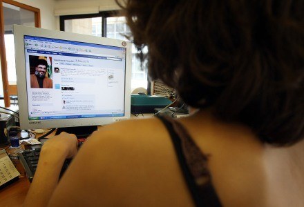 W tym roku hakerzy wybrali na teren swoich świątecznych łowów serwis Facebook /AFP