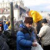 W tym roku na krakowskim Rynku Głównym wydano blisko 50 tys. posiłków dla najbardziej potrzebujących /RMF FM