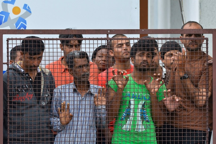 W tym roku na Węgry nielegalnie przedostało się 70 tys. migrantów / 	ZSOLT CZEGLEDI    /PAP/EPA