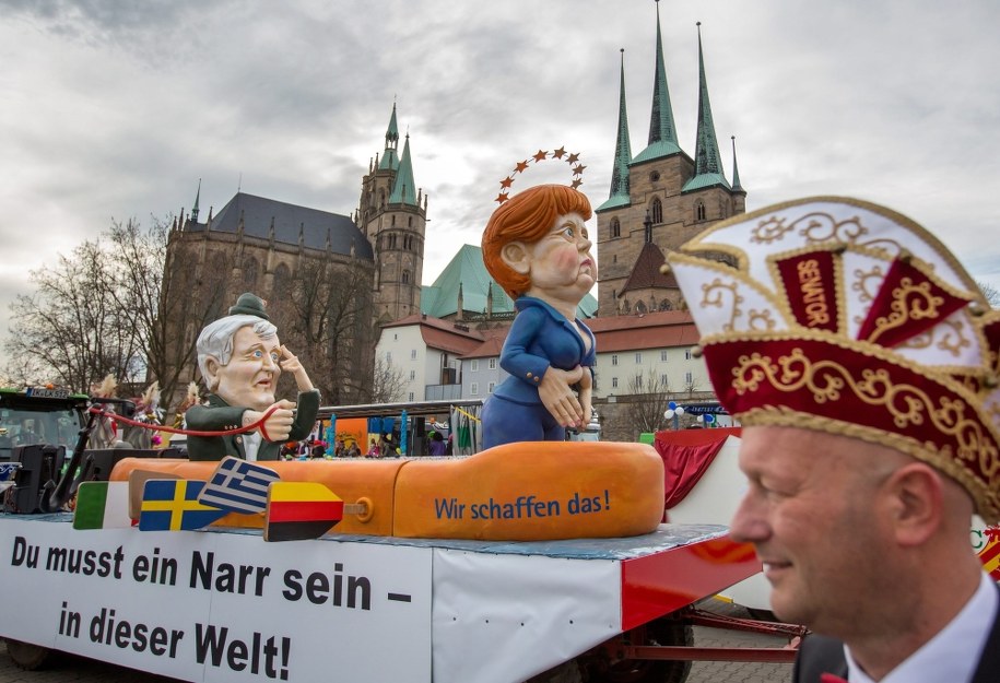 W tym roku najczęstszym motywem była kanclerz Angela Merkel i jej liberalna polityka migracyjna /Michael Reichel    /PAP/EPA