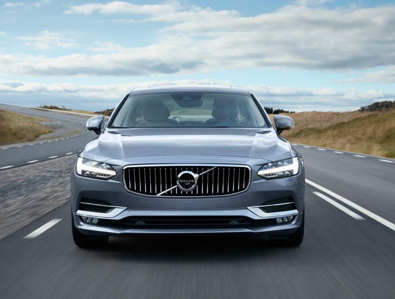 W tym roku sprzedaż Volvo mają napędzać dwa nowe modele: XC90 i S90 /Informacja prasowa