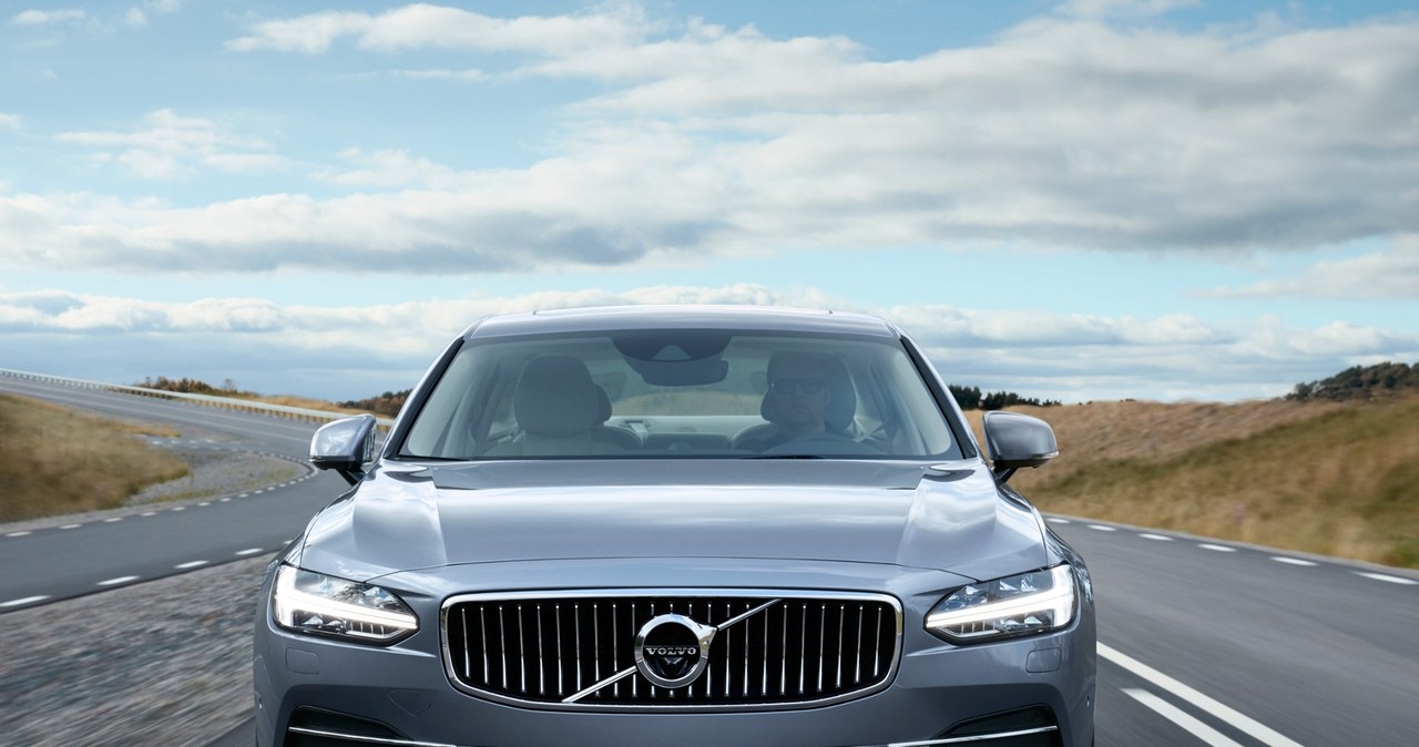 W tym roku sprzedaż Volvo mają napędzać dwa nowe modele: XC90 i S90 /Informacja prasowa