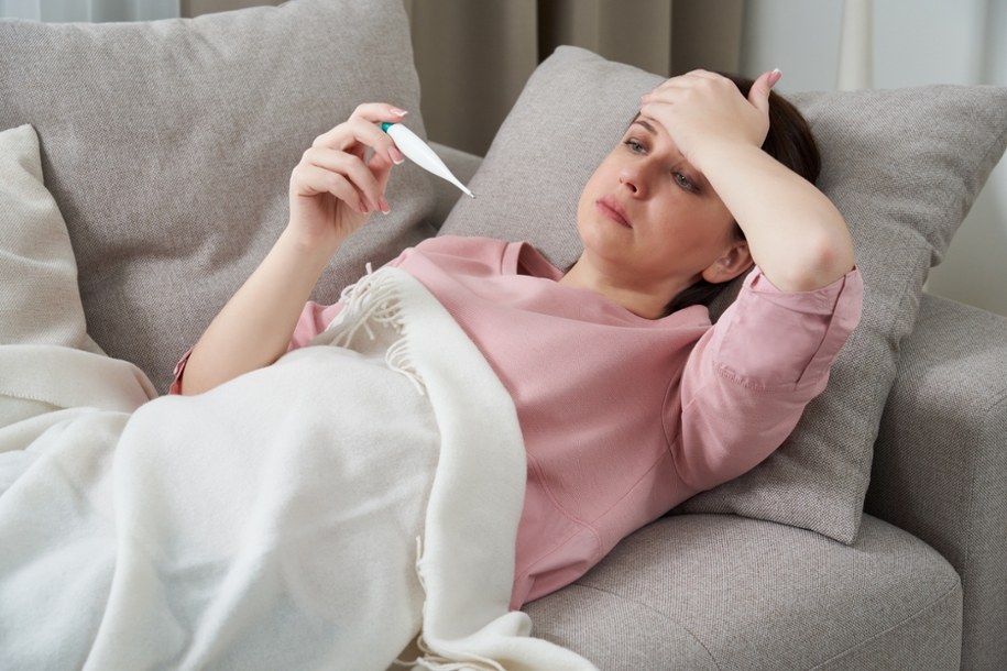 W tym sezonie dominuje wariant K wirusa grypy /Shutterstock