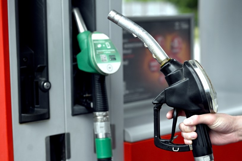 W tym tygodniu ceny paliw spadały. Jest szansa na dalsze obniżki /Getty Images
