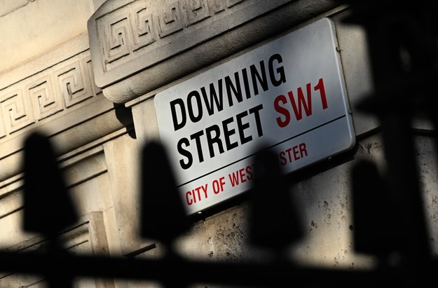 W tym tygodniu ma ukazać się raport w sprawie przypadków łamania zasad lockdownu na Downing Street /ANDY RAIN /PAP/EPA