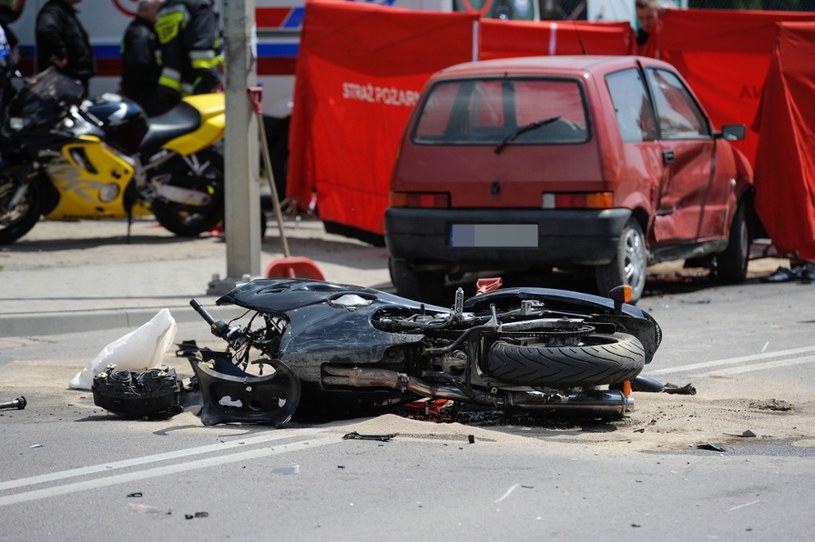 W tym wypadku śmierć poniósł motocyklista /Łukasz Solski /East News
