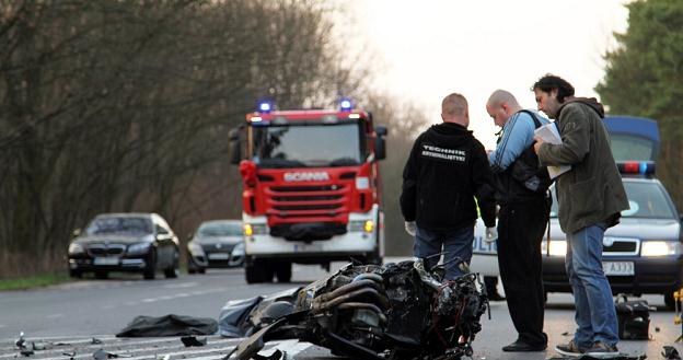 W tym wypadku zginął motocyklista, który najechał na tył ciężarówki  / Fot: Piotr Jedzura /East News