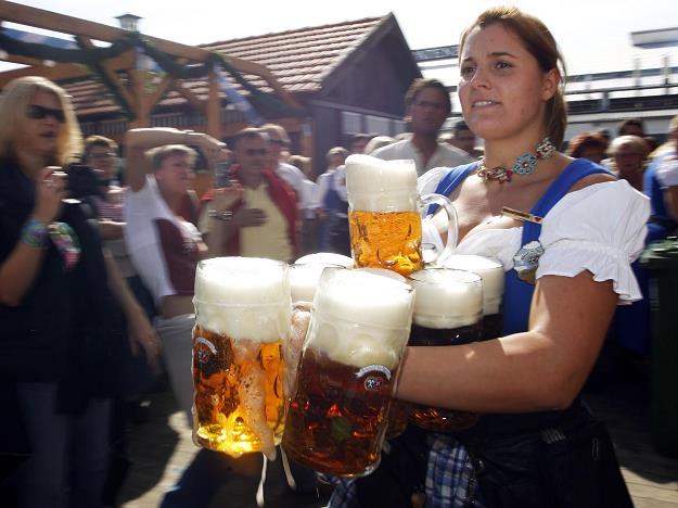 W ubiegłym roku, niemieckie browary nawarzyły łącznie 95 milionów hektolitrów piwa /AFP
