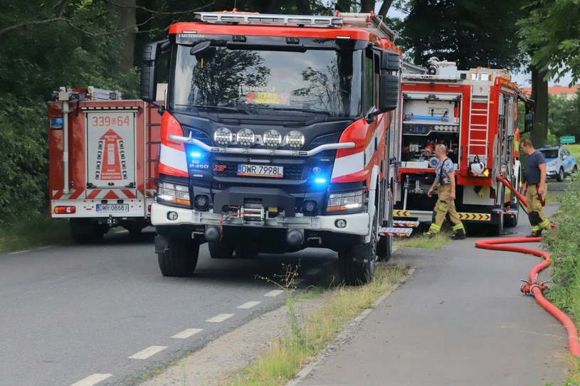 W ubiegłym roku strażacy interweniowali w przeszło 7 tys. pożarów samochodów /JAROSLAW JAKUBCZAK/POLSKA PRESS /East News