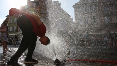 W upalny dzień krócej w pracy? Sprawdź, jakie obowiązki ma Twój pracodawca!