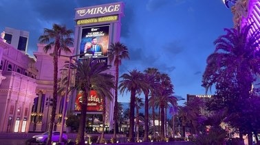 W USA życie zaczyna wracać do stanu sprzed pandemii. Zobacz, jak jest w Las Vegas