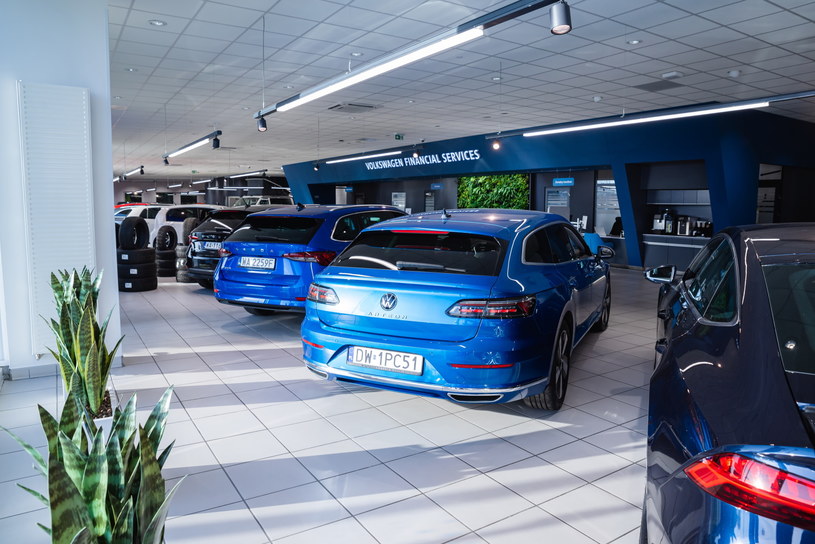 W Volkswagen Financial Services Store ryzyko związane z zakupem auta używanego drastycznie maleje /.