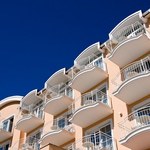 W wakacje sprzedaż mieszkań trwa dłużej
