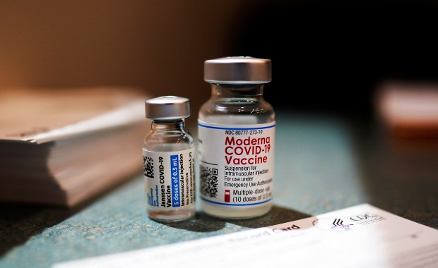 W Wałbrzychu nie będzie obowiązkowych szczepień przeciw Covid-19 