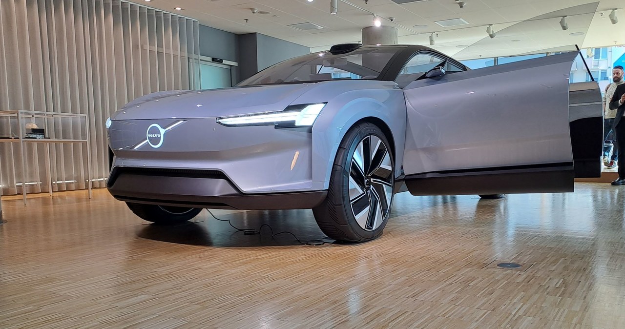 W Warszawie pojawił się samochód koncepcyjny szwedzkiego producenta - Volvo Concept Recharge. /Maciej Olesiuk /INTERIA.PL