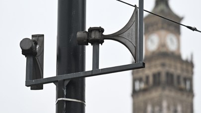 W Warszawie zawyły syreny alarmowe. Co było przyczyną?