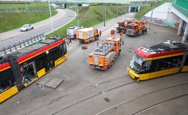 W Warszawie zderzyły się dwa tramwaje. Są ranni
