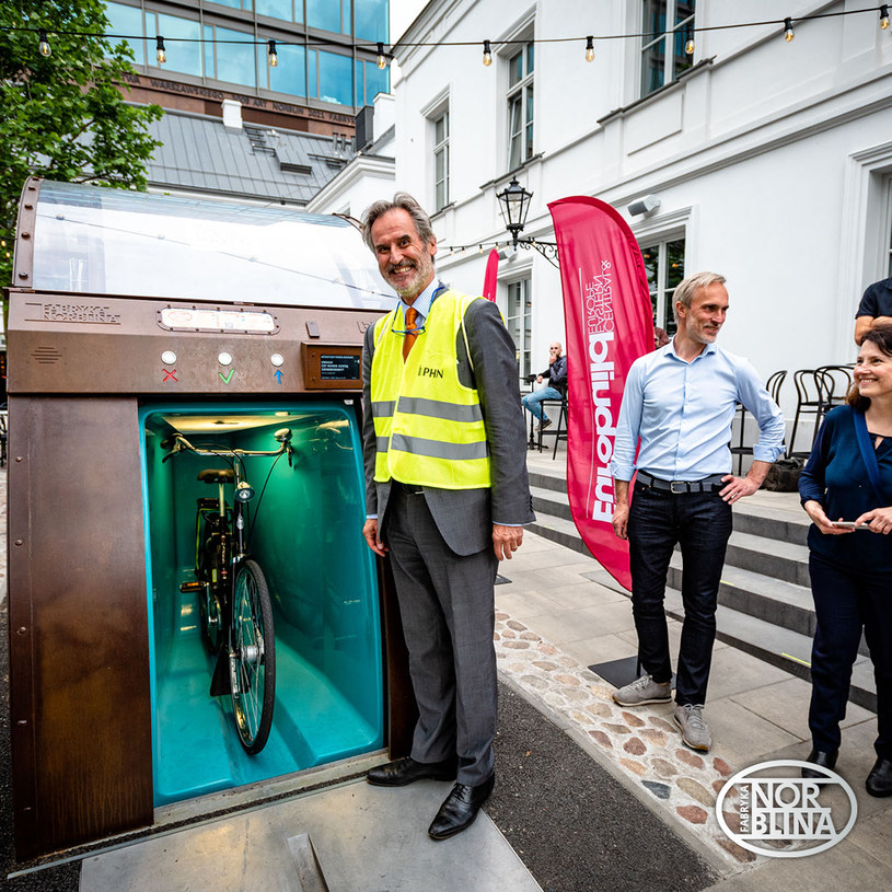 W warszawskiej Fabryce Norblina otwarto pierwszy w Polsce automatyczny parking dla rowerów /Facebook