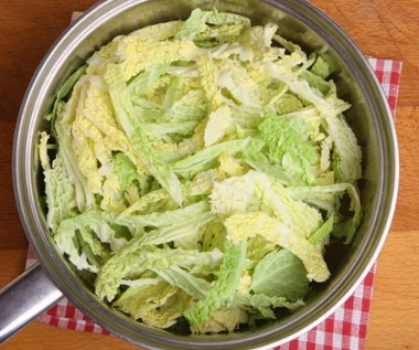 W warzywniakach nie brakuje, a my wciąż nie doceniamy. Najlepsza na dobrą pamięć, zdrowe kości i cerę