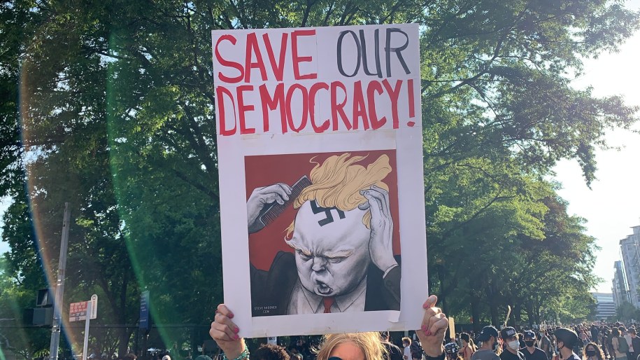 W Waszyngtonie przybywa wulgarnych napisów pod adresem Donalda Trumpa /Paweł Żuchowski /RMF FM