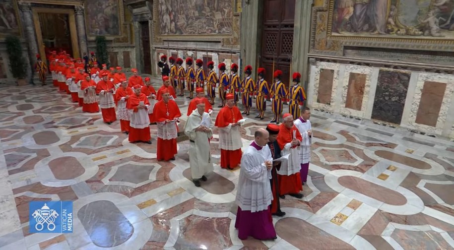 W Watykanie ruszyło konklawe /VATICAN MEDIA HANDOUT /PAP/EPA