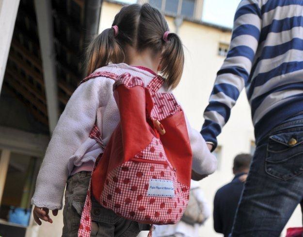 W większości krajów europejskich naukę podejmują dzieci 6-letnie i młodsze /AFP