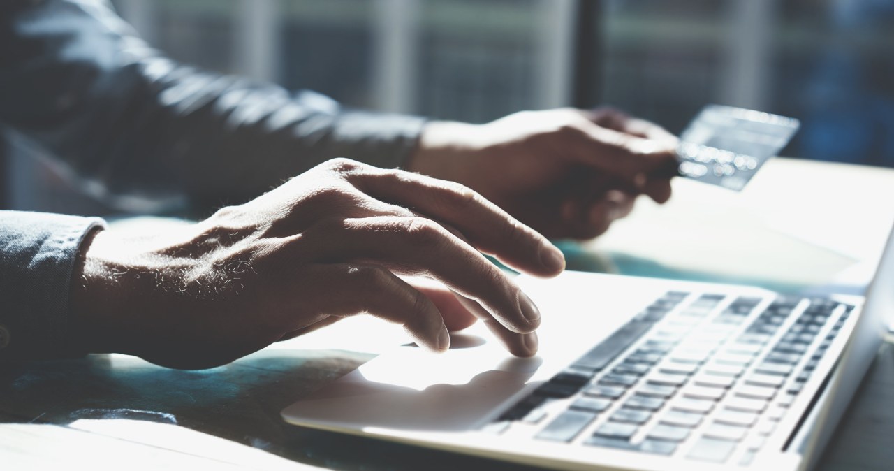 W większości przypadków wystarczy udokumentować, skąd pochodzą środki i w jakim celu dokonano przelewu. /123RF/PICSEL