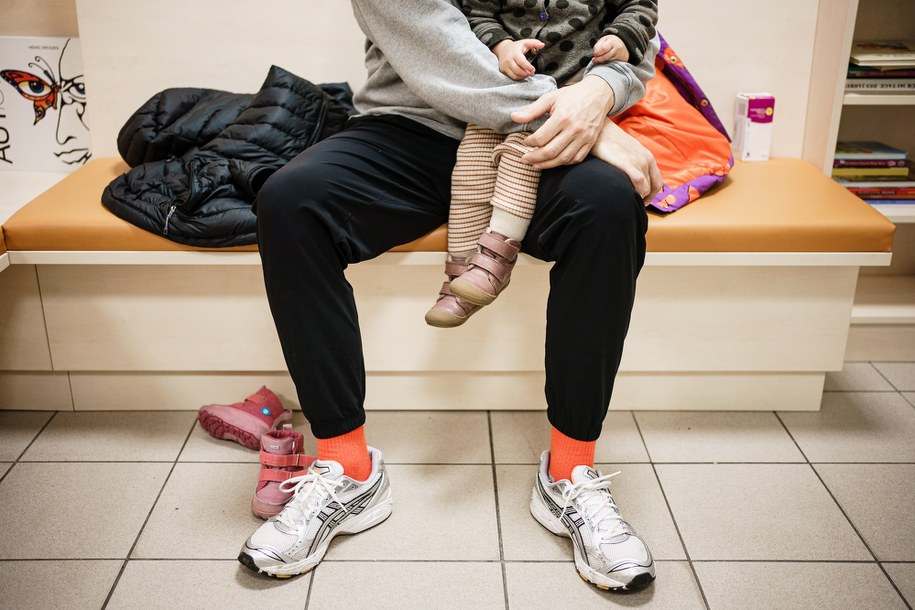 W Wielkiej Brytanii do 15 wzrosła liczba zgonów dzieci z powodu inwazyjnej formy paciorkowca /Clemens Bilan /PAP/EPA