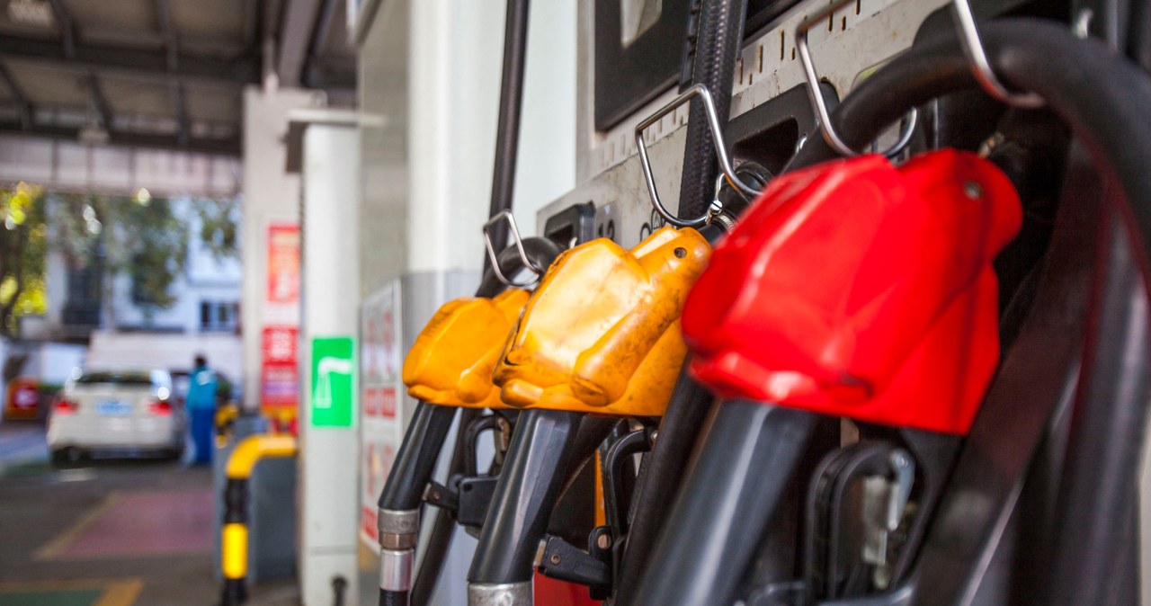 W Wielkiej Brytanii nasiliła się fala kradzieży paliwa na stacjach benzynyowych /CFOTO / NurPhoto / NurPhoto via AFP /