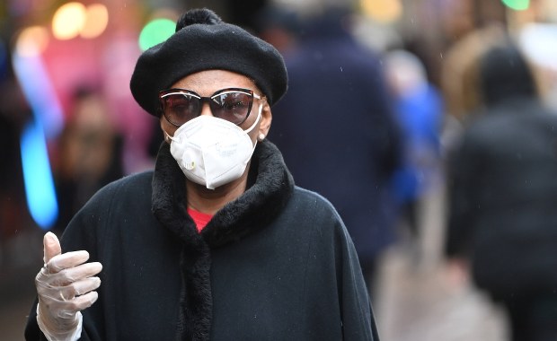 W Wielkiej Brytanii podniesiono poziom zagrożenia koronawirusem