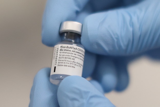 W Wielkiej Brytanii szczepienia preparatem Pfizer/BioNTech rozpoczęły się we wtorek /Liam McBurney / POOL /PAP/EPA