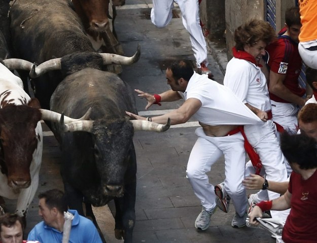 Hiszpania: Zmarł turysta ugodzony przez byka