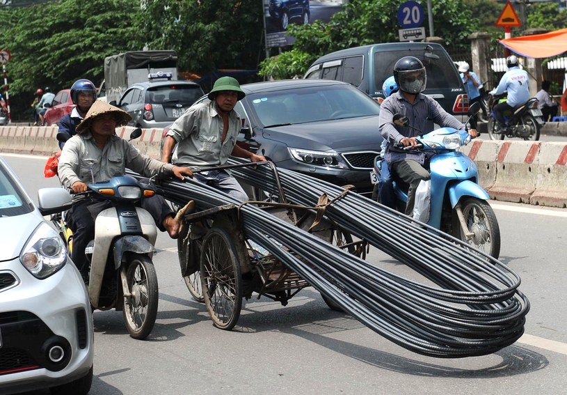 W Wietnami motocykle są podstawą transportu /AFP